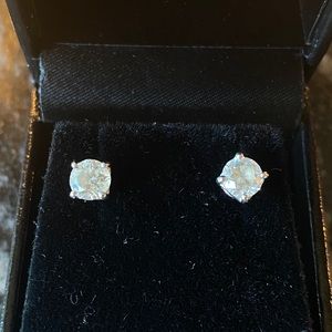 Stud diamond earrings 1.20 carat 14k White gold